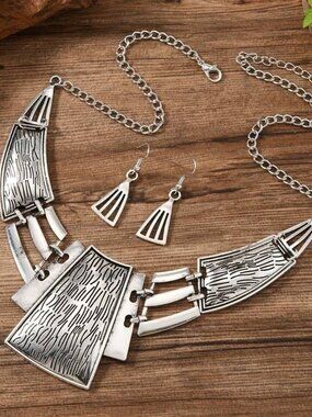 072 Vintage Geometric Ethnic Pattern Textured Necklace and Earrings Set